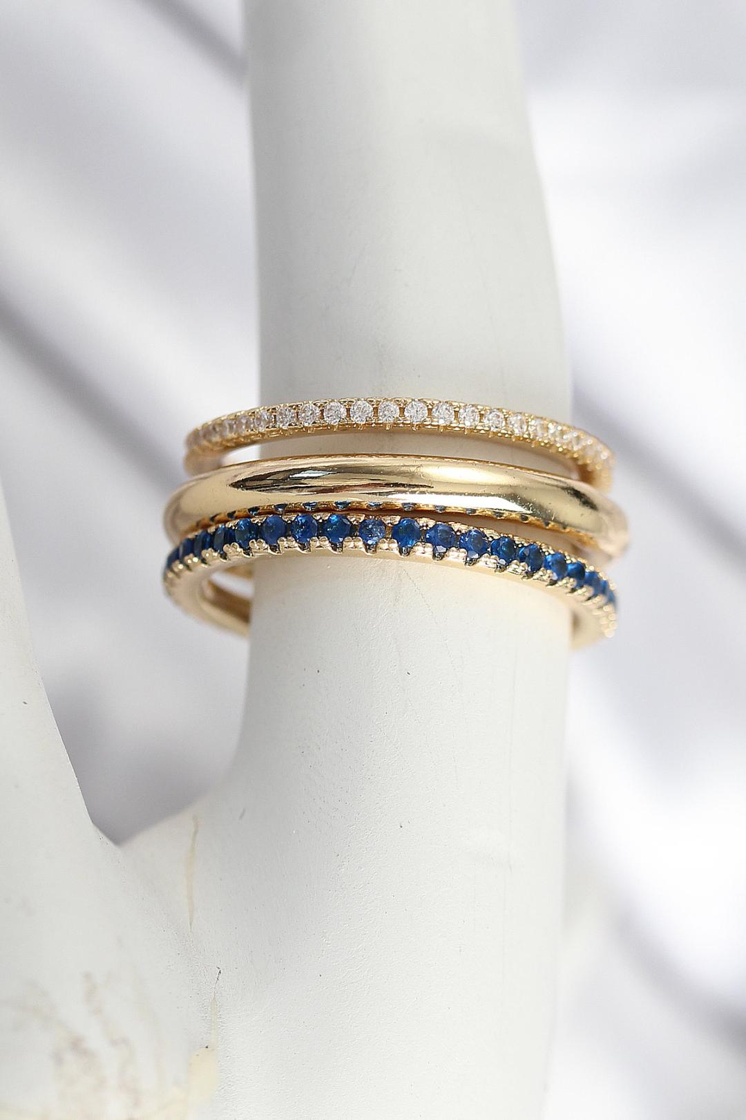 3er-Set Damenringe – Goldfarbe mit funkelnden Zirkonsteinen (Größe 17–18)